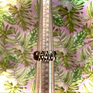 Black and White Modern Resin Ring - Size 8/9